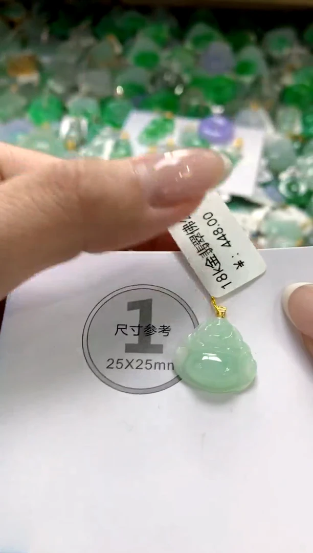 翡翠18K金镶嵌颈饰1111111111111111