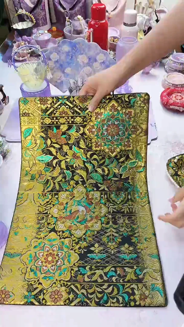 105西镇织宝相花茶席