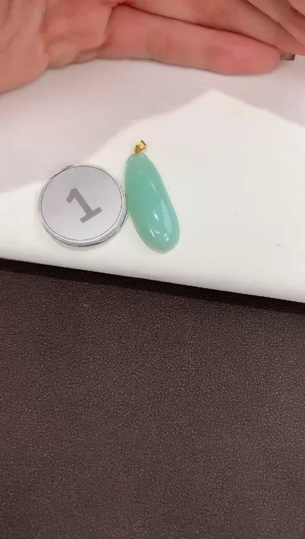 翡翠18K金镶嵌吊坠(赠链)天然缅甸A货翡翠