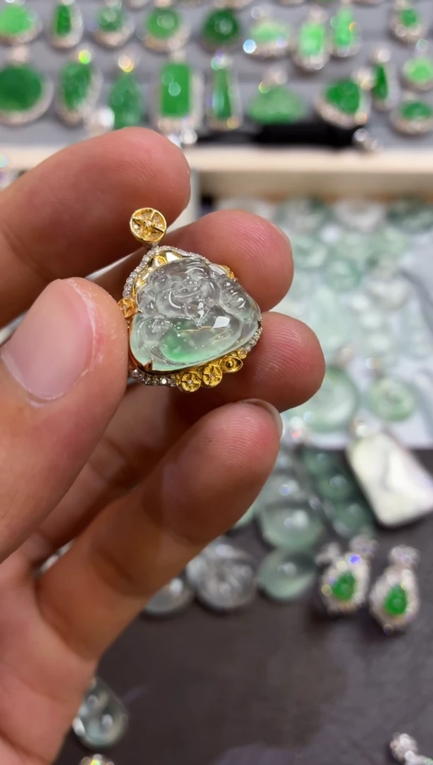 吊坠(不含链)18K金镶嵌翡翠财神