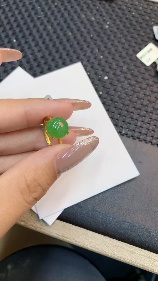 颈饰未镶嵌翡翠1