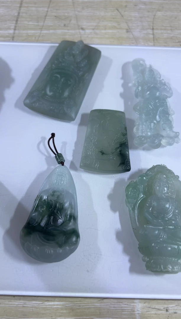 未镶嵌定制翡翠山水