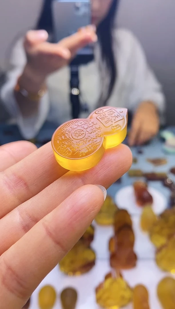 【闪购商品】琥珀吊坠(赠链)未镶嵌HP96-46（山鬼葫芦）