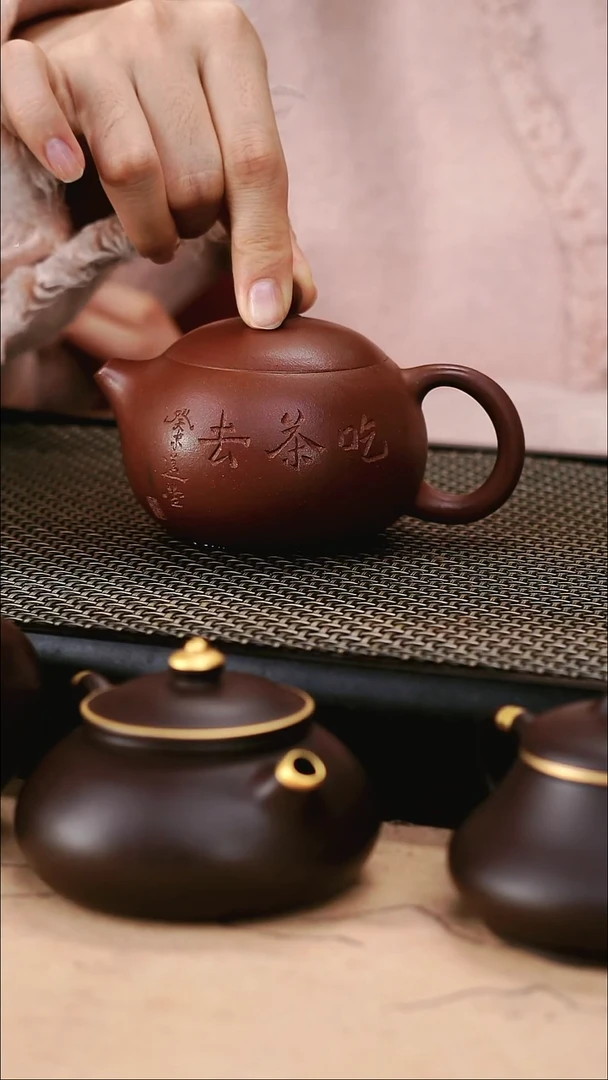 茶壶紫砂底槽清超精工刻绘西施150cc