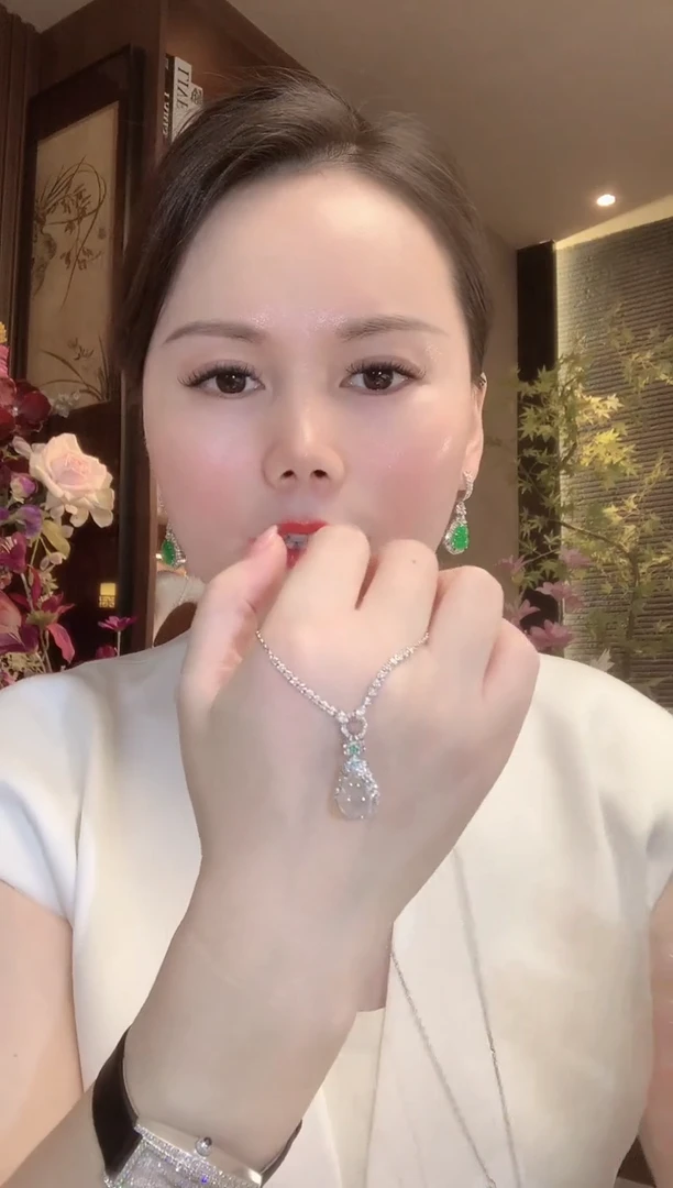 套链18K金镶嵌翡翠A41