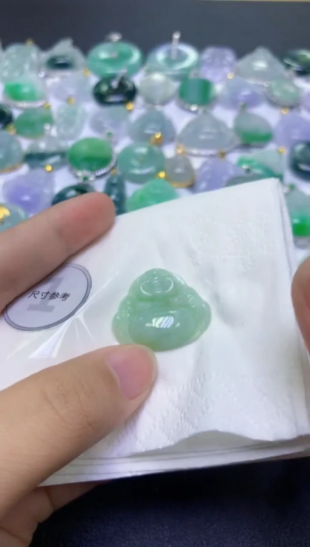 翡翠未镶嵌颈饰天然缅甸翡翠A货