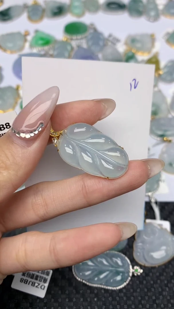 【闪购商品】翡翠颈饰18K金镶嵌天然翡翠A货