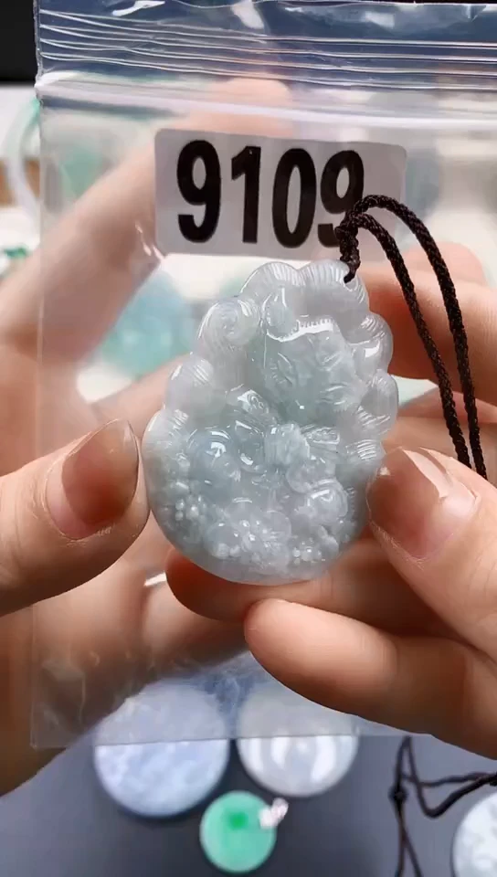 颈饰未镶嵌翡翠天然翡翠吊坠挂件