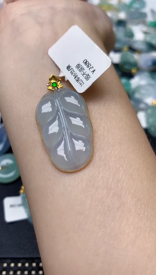 颈饰18K金镶嵌翡翠天然缅甸A货翡翠