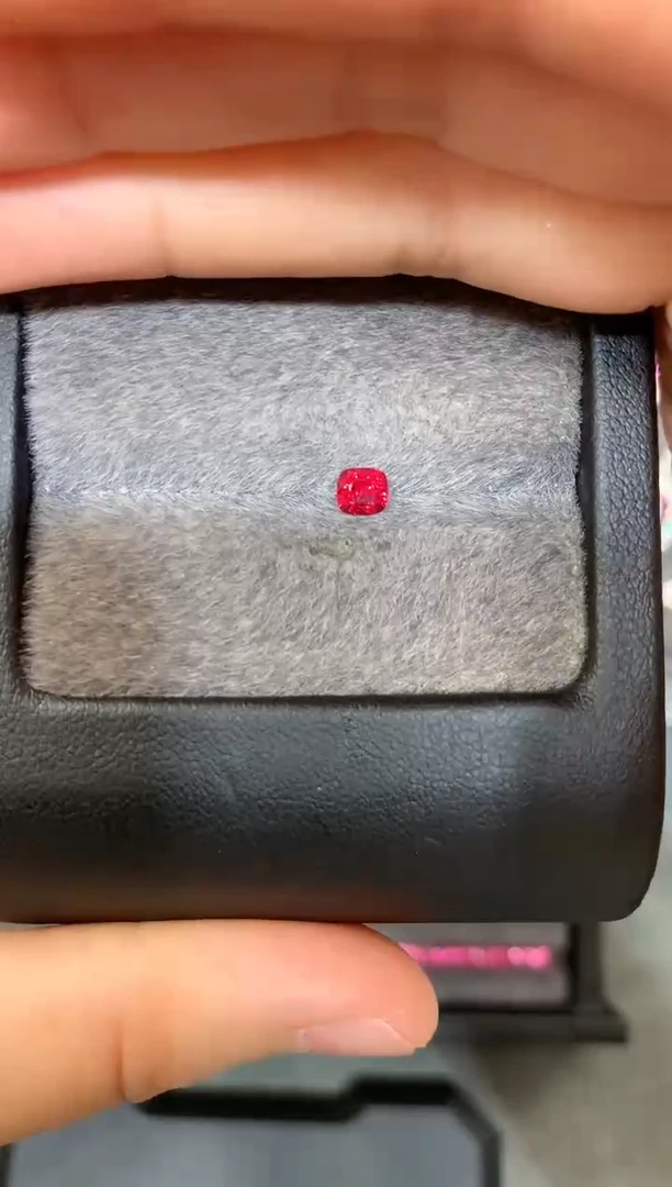 【闪购商品】定制尖晶石裸石未镶嵌枕型 吉尔德曼辛绝地 0.45ct