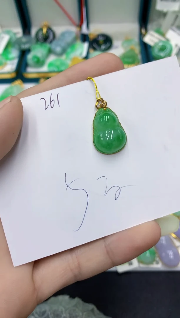 翡翠18K金镶嵌颈饰11111111111