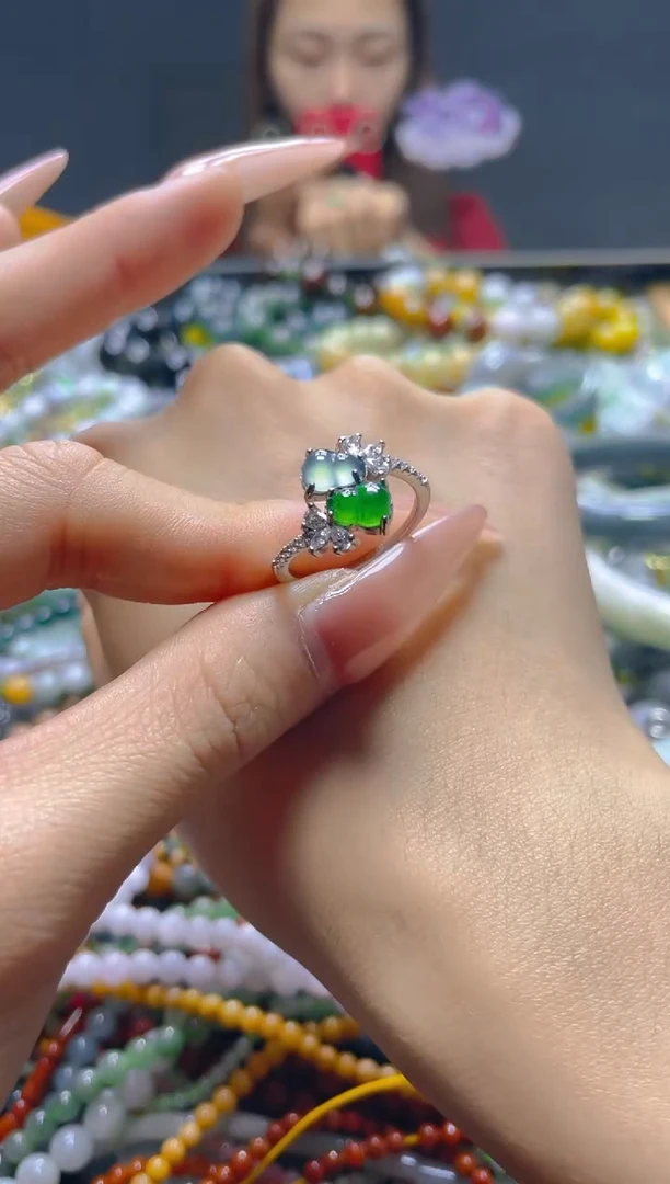 颈饰未镶嵌翡翠/U/翡翠A货，一件也是批发价