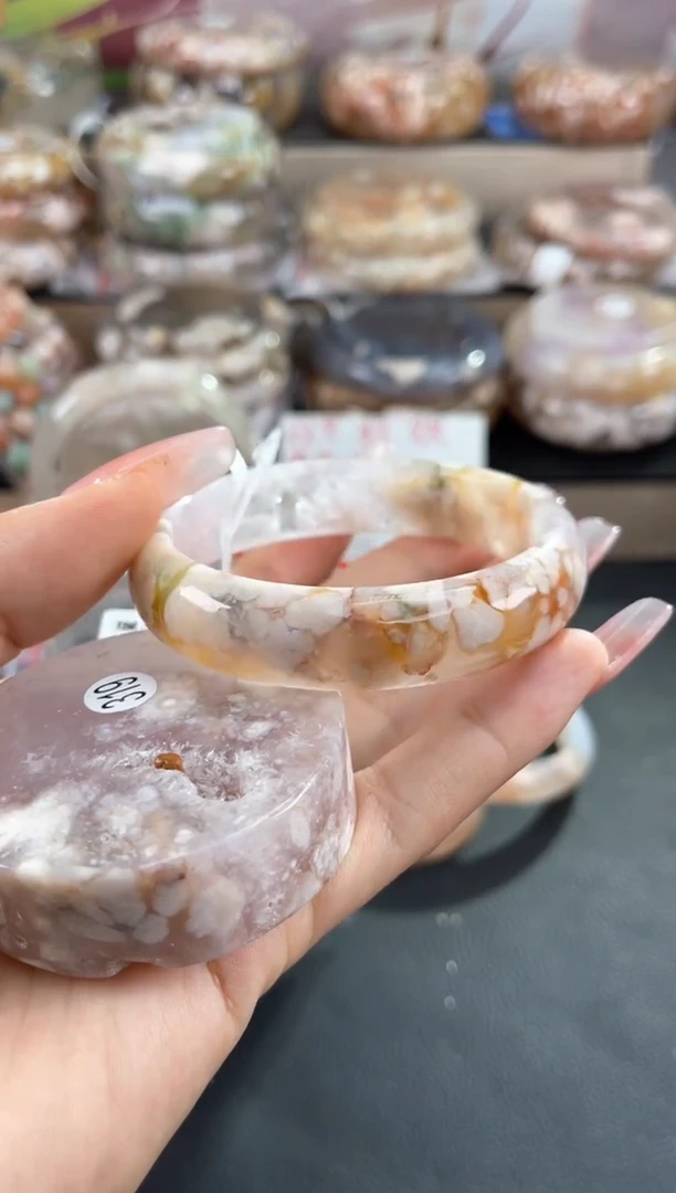 未镶嵌手镯石英质玉57