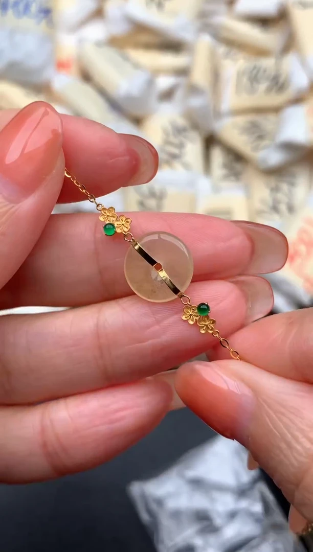 18K金镶嵌挂件翡翠1