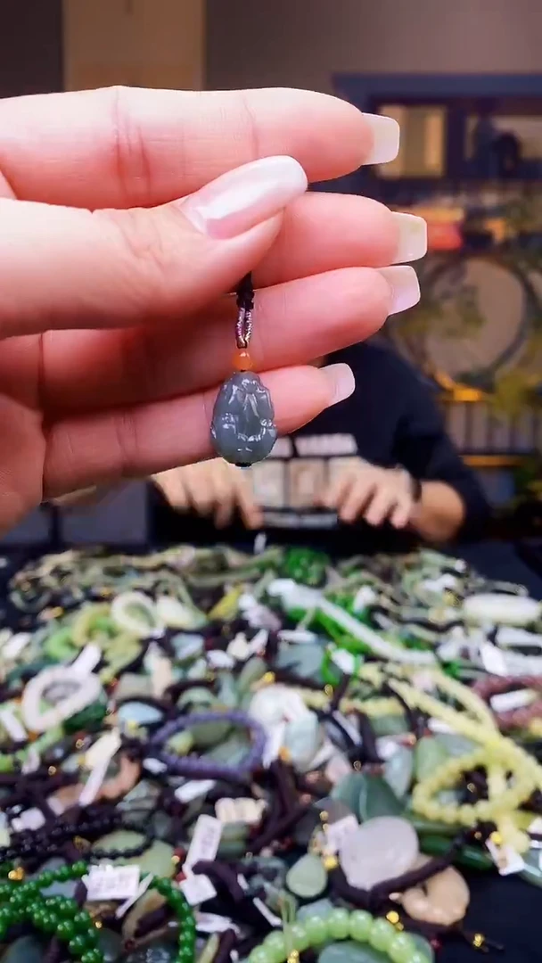 颈饰未镶嵌和田玉多样性发货，拍一发一