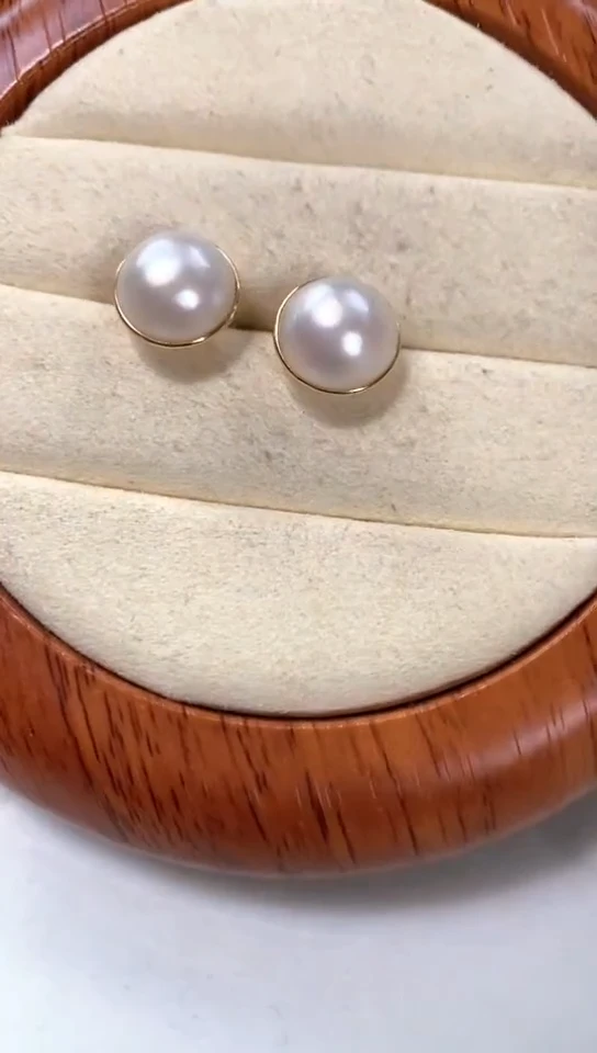 【闪购商品】拼合珍珠（马贝珠）耳钉18K金镶嵌马贝耳钉
