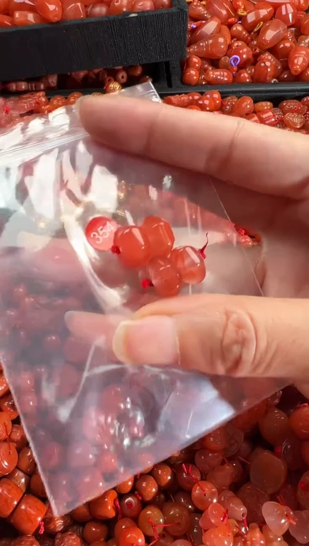 【闪购商品】南红玛瑙颈饰未镶嵌1