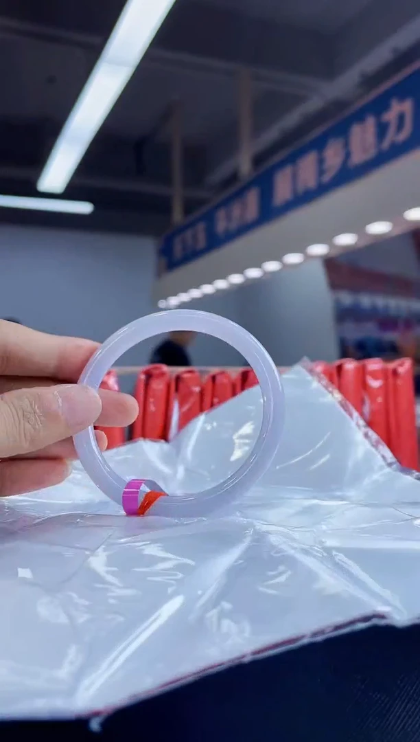 翡翠手镯未镶嵌手镯6