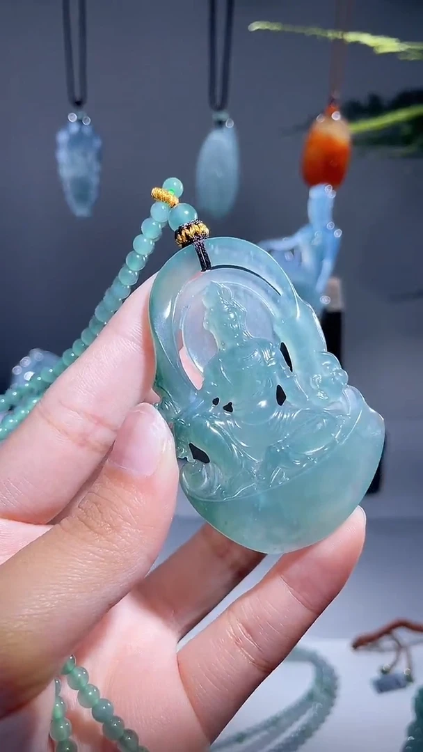 颈饰未镶嵌翡翠挂件