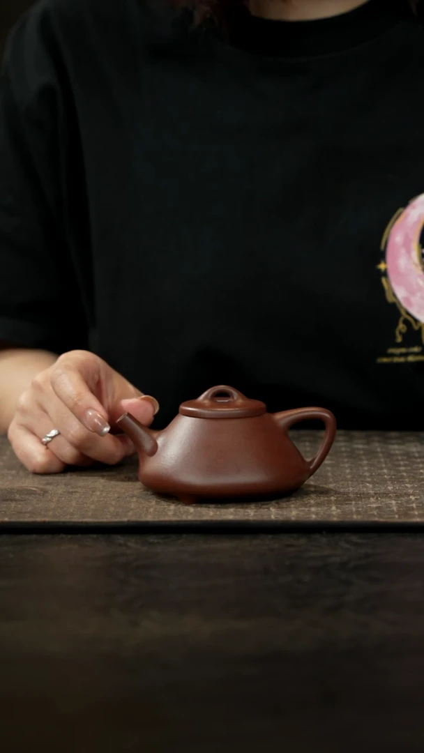 茶壶紫砂底槽青子冶石瓢光素150cc