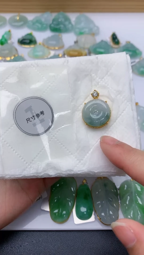 颈饰银S925镀金镶嵌翡翠天然A货