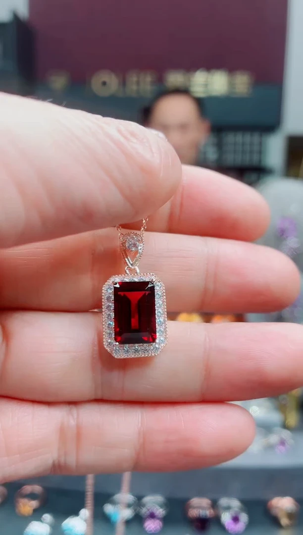 银S925镶嵌吊坠石榴石石榴石吊坠