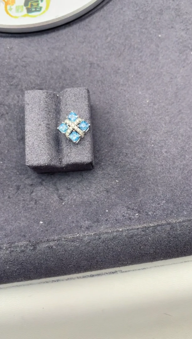 18K金镶嵌吊坠(不含链)海蓝宝石59分海蓝宝  BG
