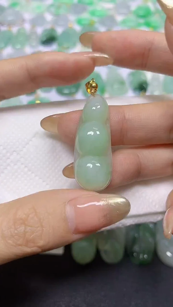 颈饰未镶嵌翡翠A货