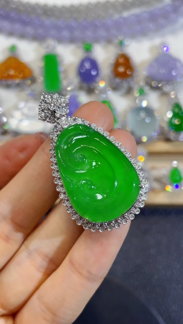 吊坠(不含链)18K金镶嵌翡翠团购3