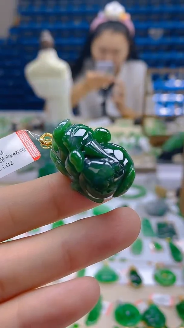 颈饰18K金镶嵌翡翠新号开播 全场乱卖