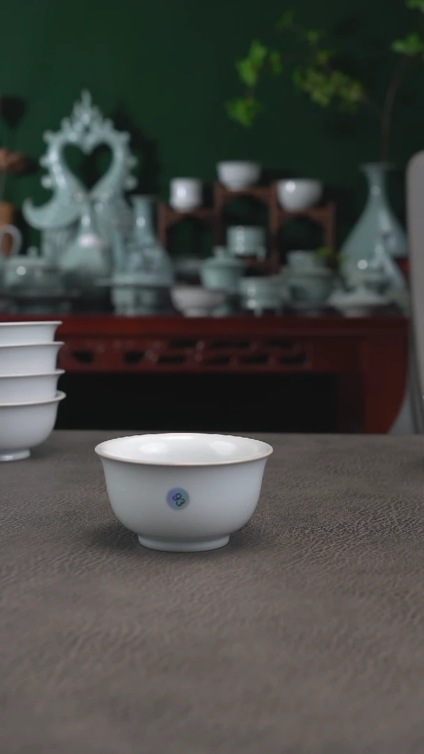 月白釉93号压手杯微微暇简包-二