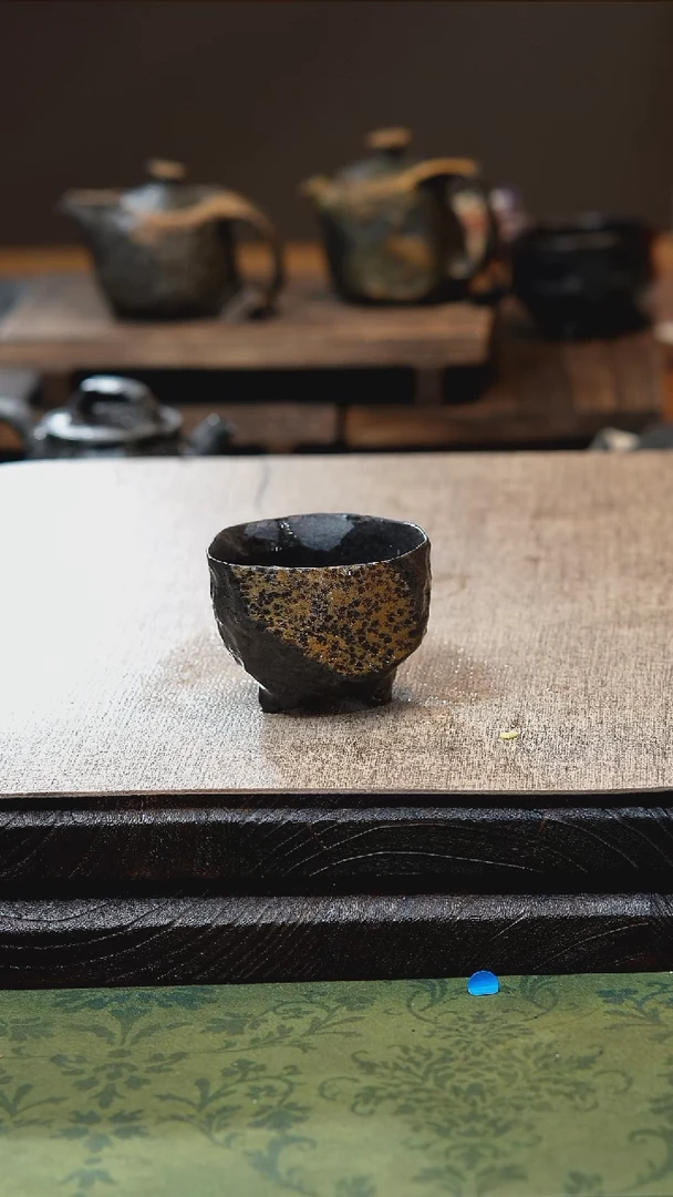 归玉堂冰碛岩重工雕刻原皮随形杯