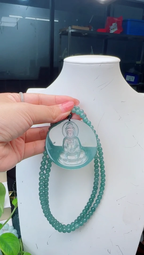 翡翠未镶嵌颈饰多样性发货其中一件