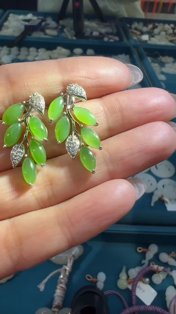 【闪购商品】和田玉耳钉银S925镶嵌和田玉多样性发货拍一发一