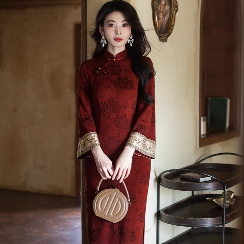2025秋冬新款旗袍新中式酒红色复古倒大袖旗袍订婚礼服敬酒服旗袍
