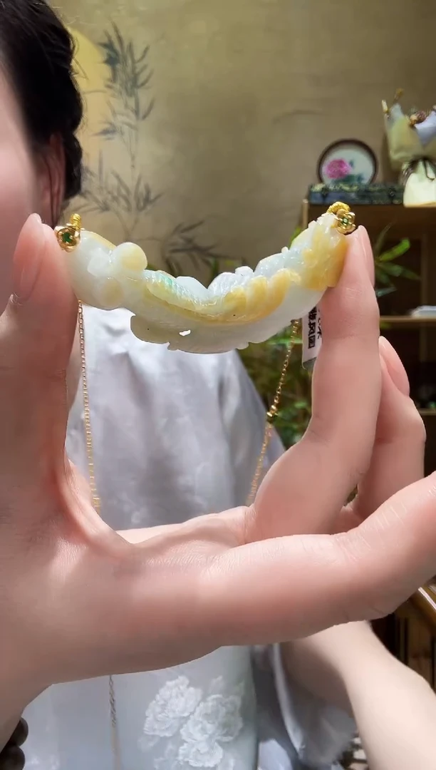 颈饰未镶嵌翡翠吊坠