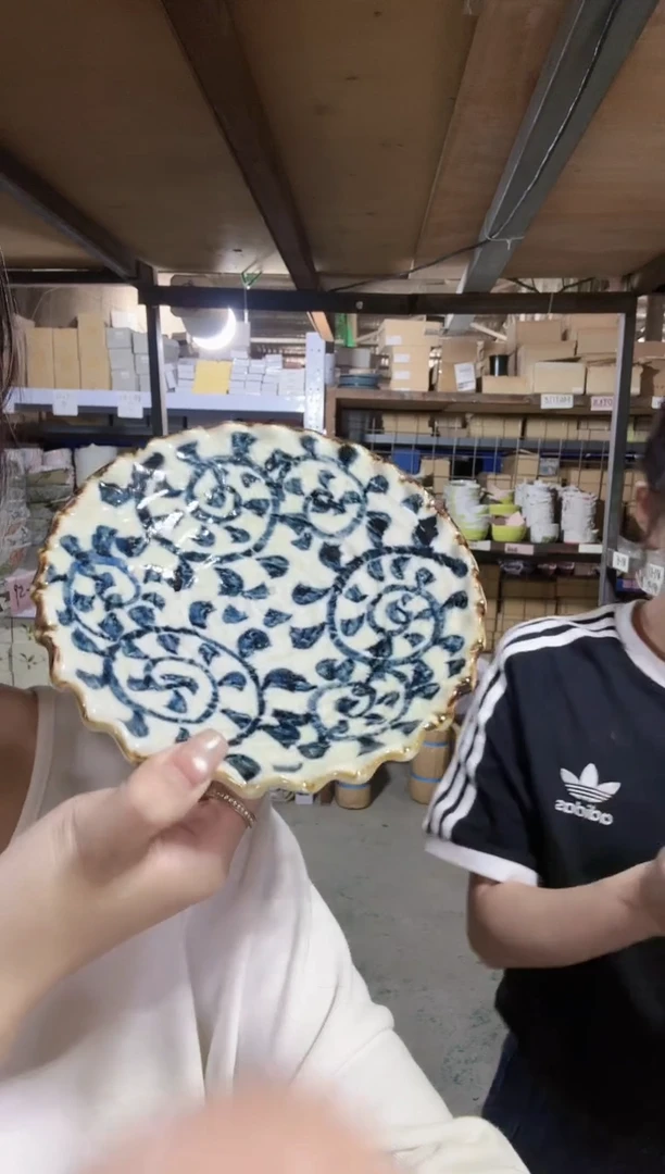 陶瓷唐草花瓣盘16.5cm一只