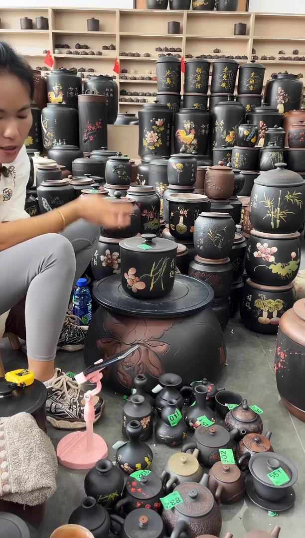 罐瑕疵茶叶罐   小五饼彩填 636