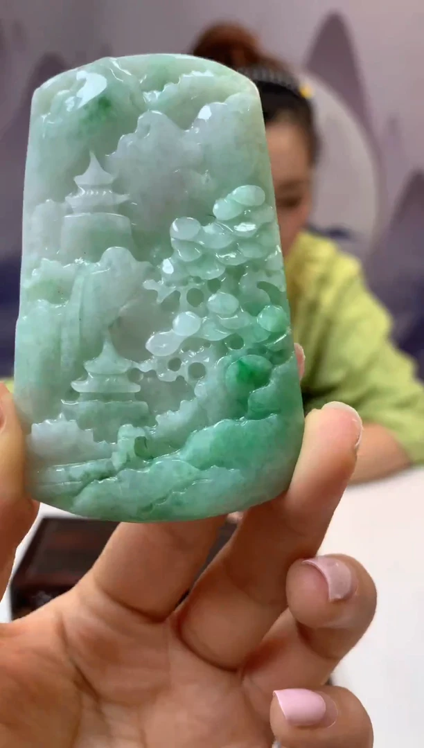 翡翠挂件未镶嵌翡翠挂件