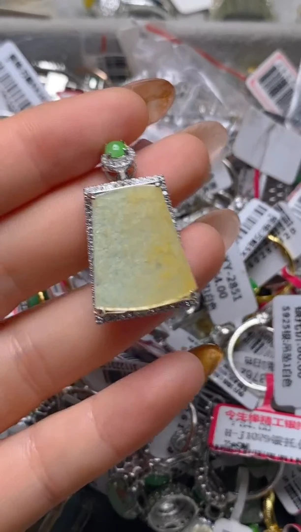 银S925镶嵌戒指翡翠百内无证书