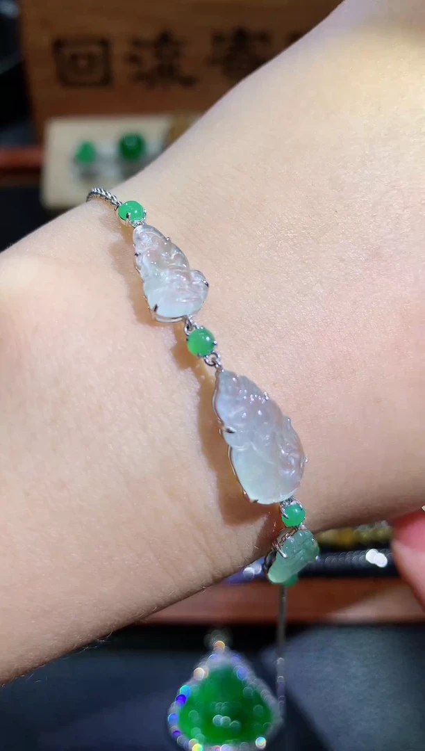 翡翠18K金镶嵌颈饰10团购