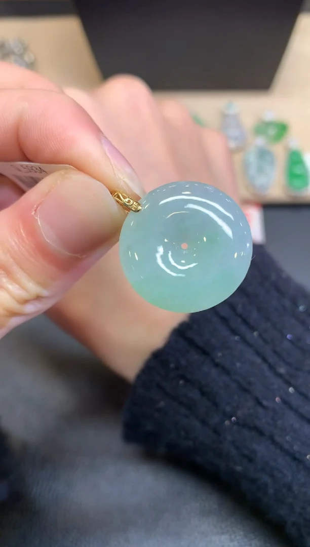 【闪购商品】翡翠颈饰18K金镶嵌平安扣【无服务费】