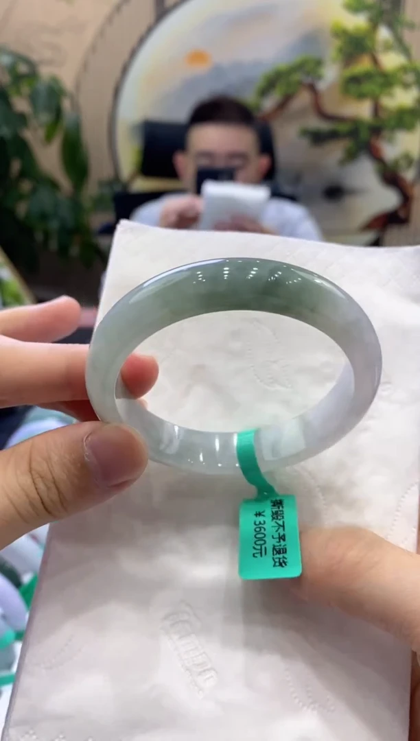 翡翠手镯未镶嵌00000008586