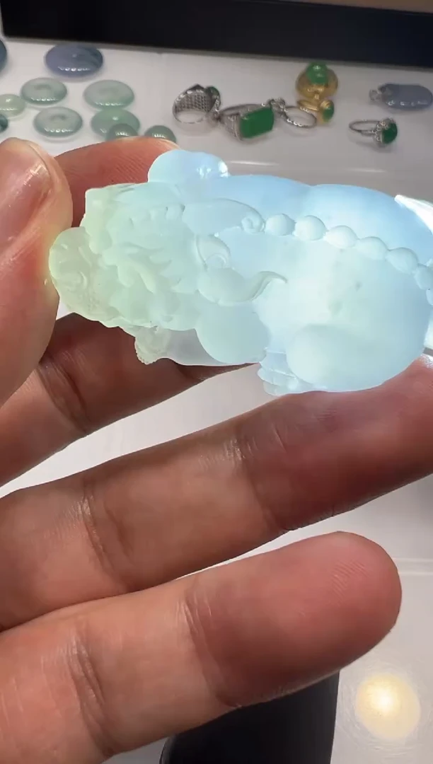 定制翡翠未镶嵌貔貅