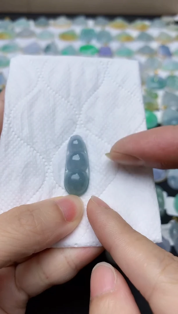 翡翠未镶嵌颈饰天然缅甸A货翡翠