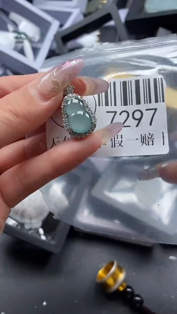 吊坠(不含链)未镶嵌翡翠7297