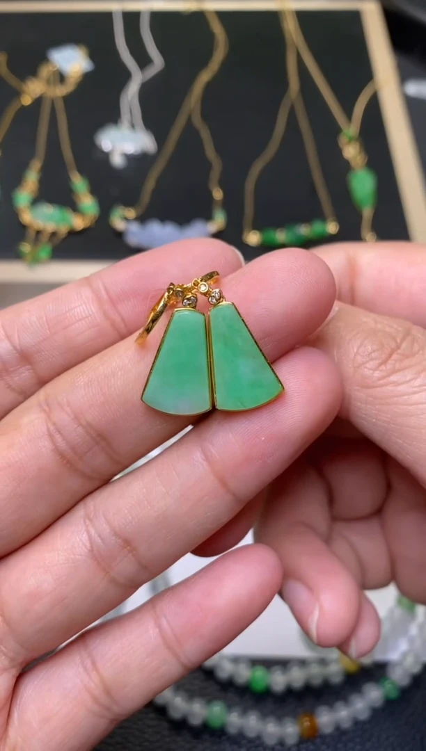 颈饰18K金镶嵌翡翠雅*净货10873