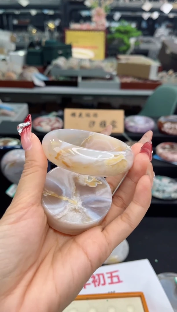 【闪购商品】石英质玉手镯未镶嵌54圈口（赠品镯心）1567096