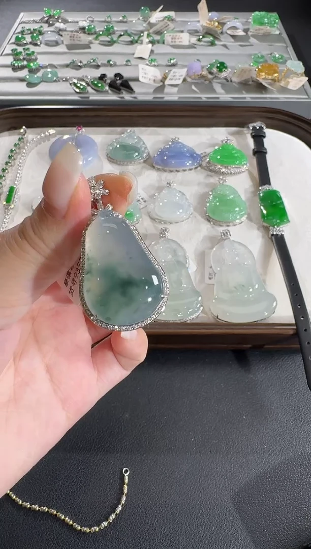 吊坠(不含链)18K金镶嵌翡翠【源头工厂】钻石镶嵌