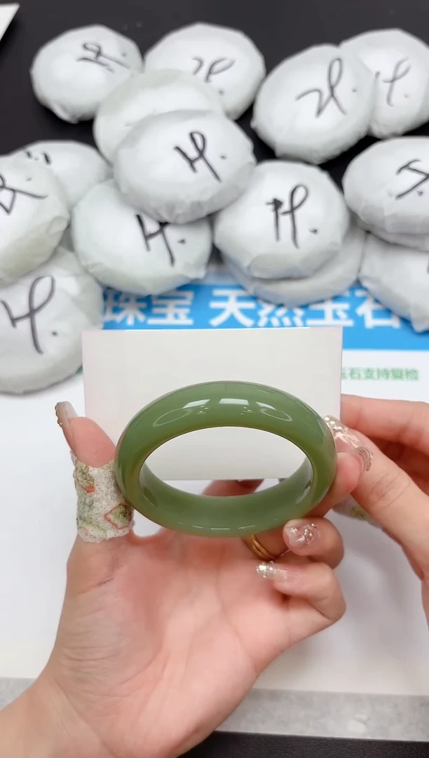 未镶嵌手镯石英质玉255-54.2